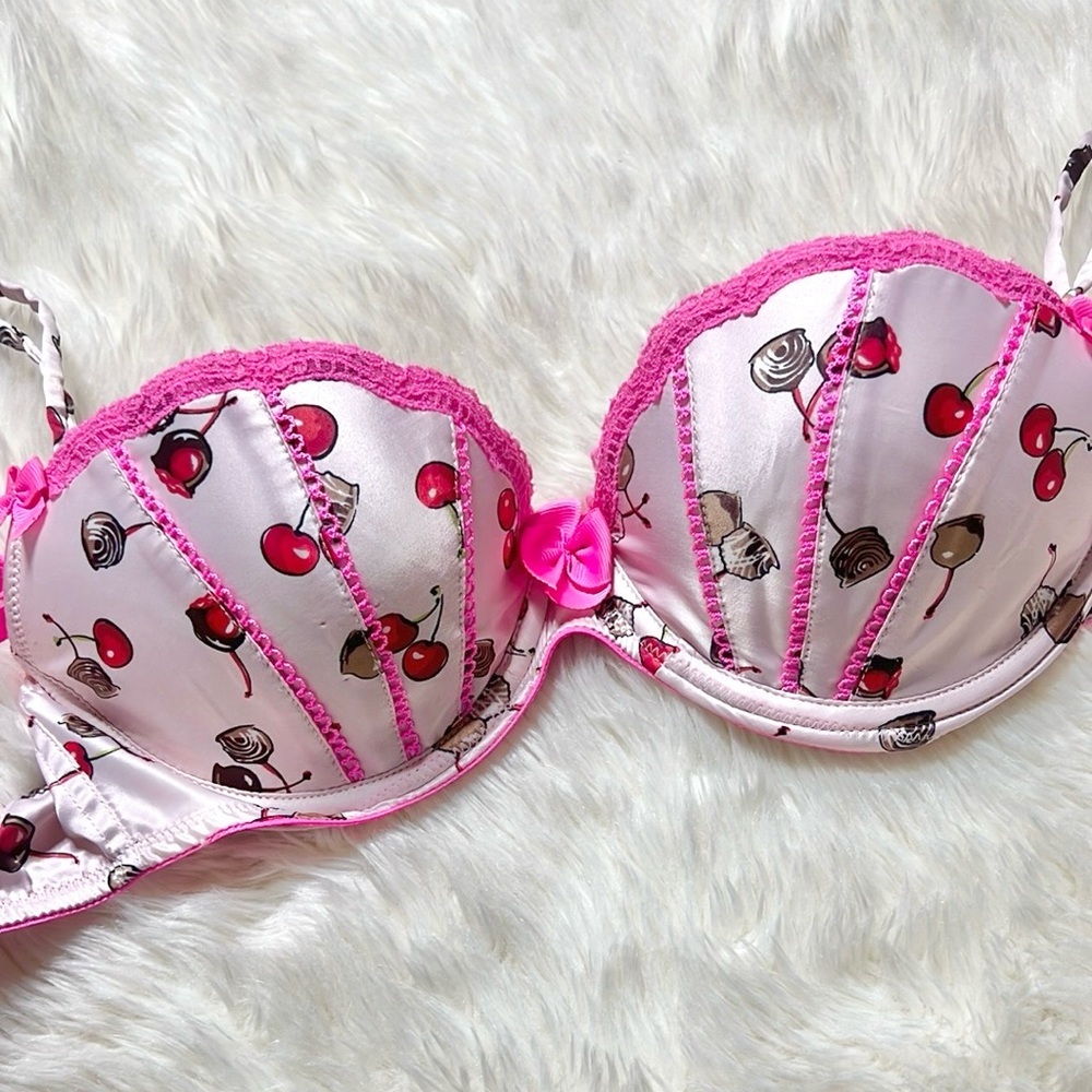 Victoria’s Secret Sexy Little Things Bra